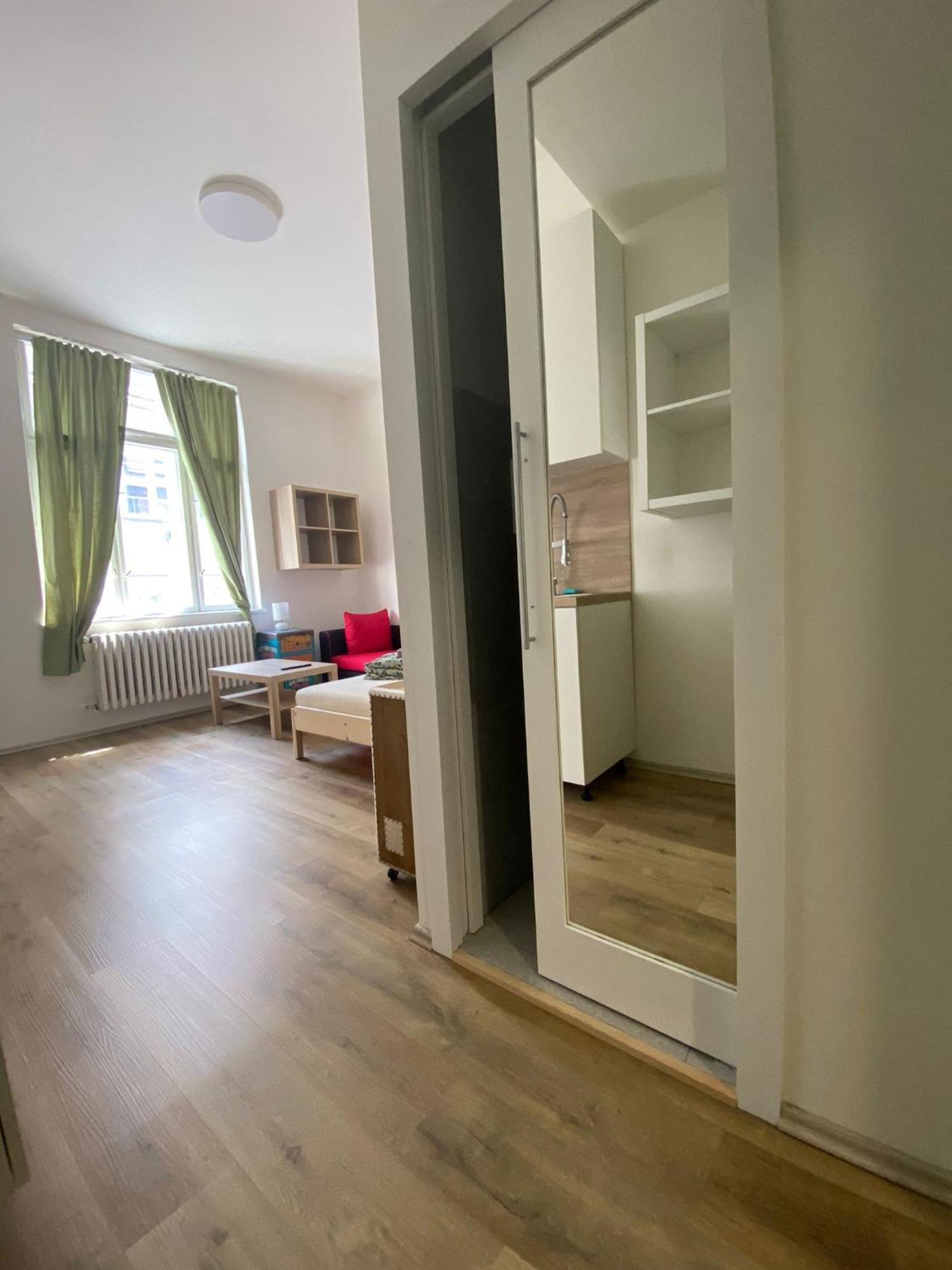 Garsoniera Ostrava City Centr, Na Hradbach 118 Buitenkant foto